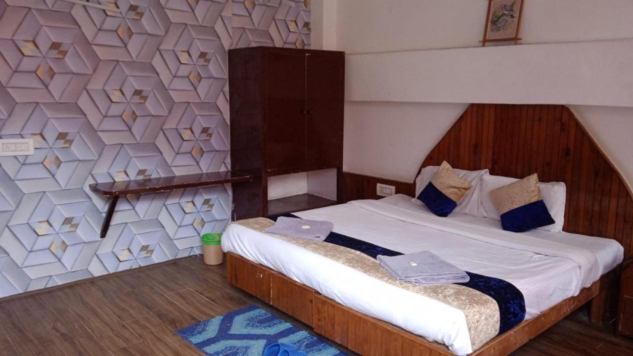 Hadimba Rock Hotel Manali Exteriör bild